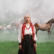 POBEDA, OUTEN - ВСТАНУ С КОЛЕН