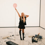 Дора - Лонли лав